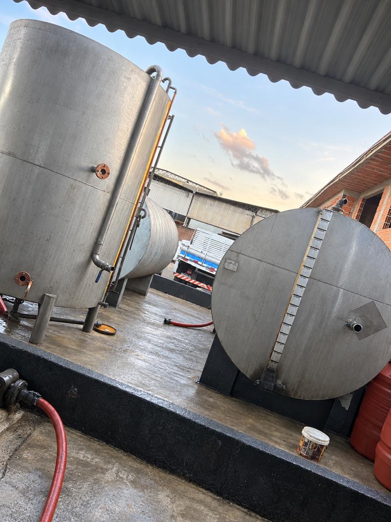 Tanques de armazenamento em aço